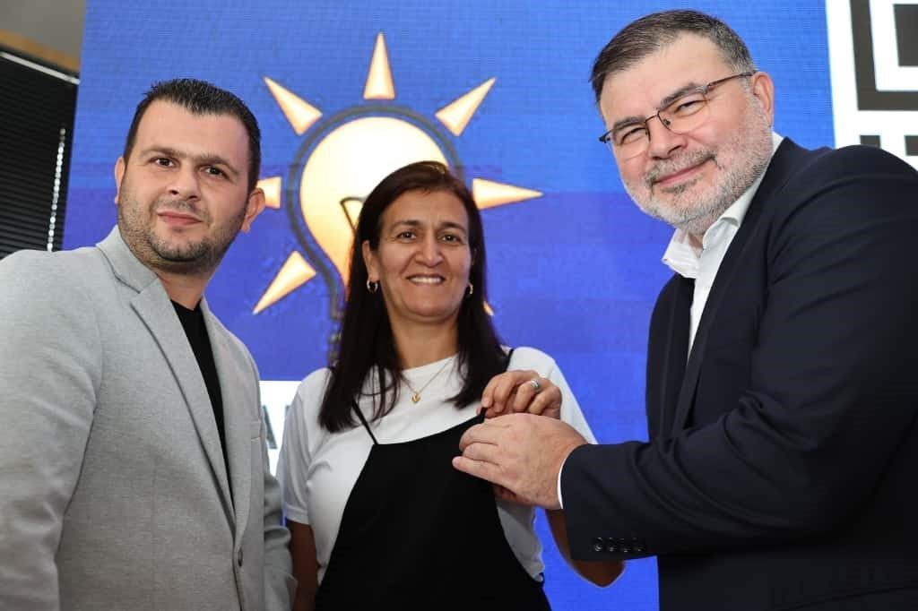 ak partili saygili kemalpasada yeni uyelere rozet takti chpden de katilim var af5891782c7c |