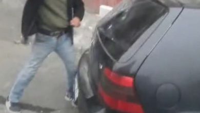 alkollu sahis hakaretler yagdirdigi esnafin aracina zarar verdi 8d0fbb7aabd4 |