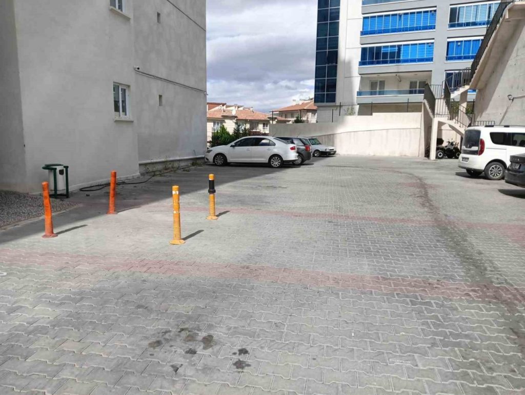 ankarada 13 kattan dusen 6 yasindaki cocuk hayatini kaybetti 08a54af00561 |