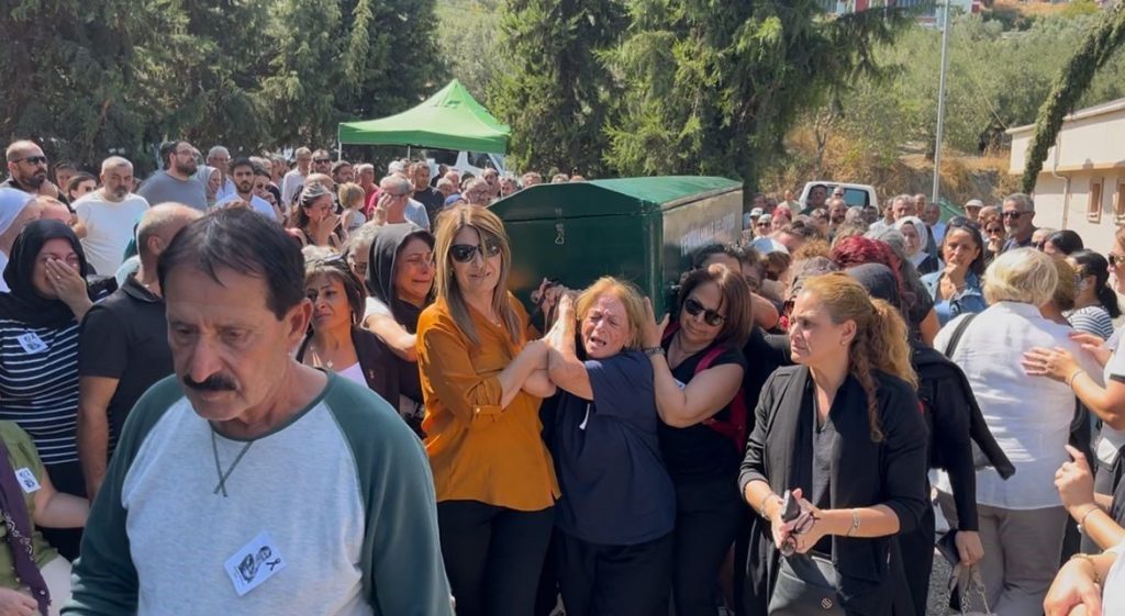 ankarada 5 yasindaki kizinin gozu onunde oldurulen basak gurkan arslan topraga verildi tabutunu kadinlar tasidi b609cbbfaafd |