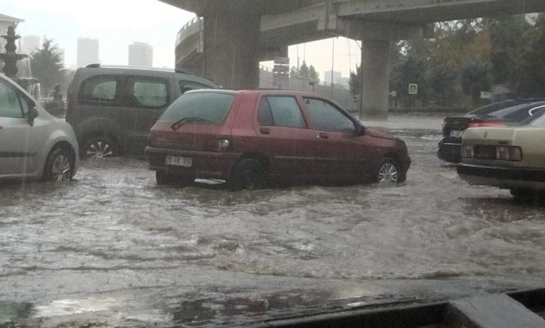 ankarada etkili olan saganak trafikte aksamaya neden oldu a1379a88afeb |
