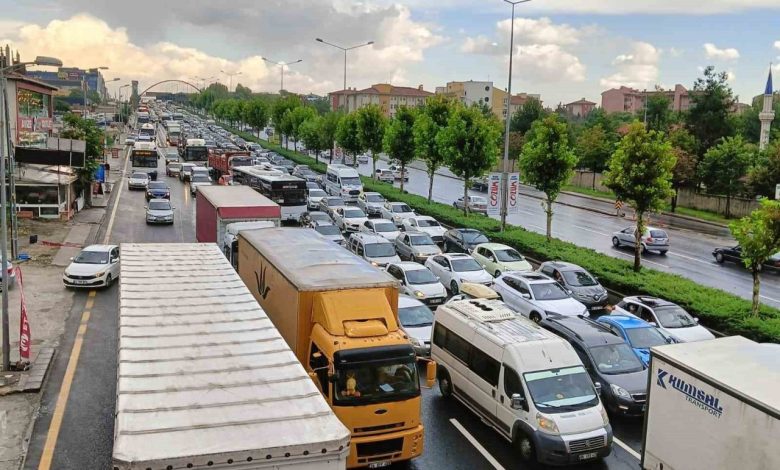 Ankara’da etkili olan yağış yolu kapattı 1 ankarada etkili olan yagis yolu kapatti fdd0613a8b5a |
