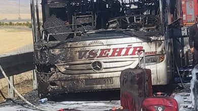 ankarada seyir halindeki yolcu otobusu yandi 58878cc19be6 |