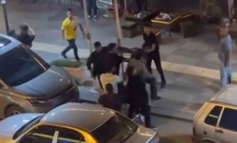 ankarada tekmeli yumruklu park kavgasi kamerada 54b6169b2eb4 |