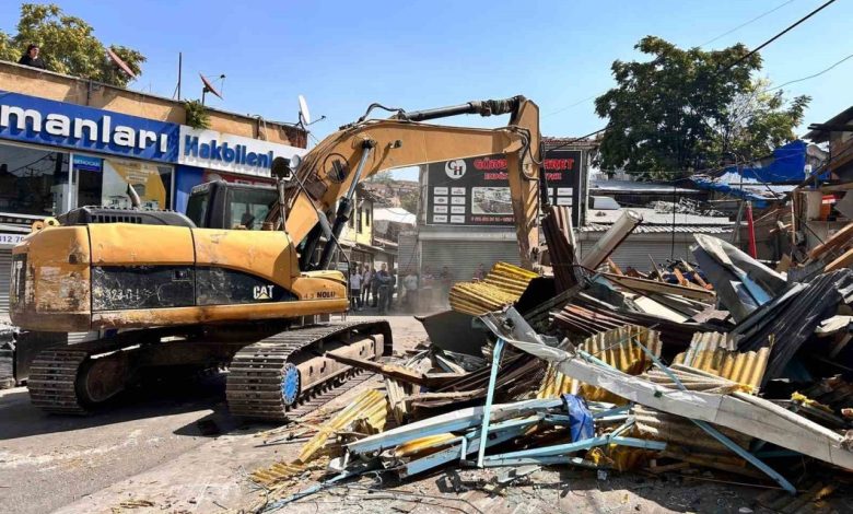 Ankara’nın tarihi İtfaiye Meydanı’ndaki iş yerlerinde yıkım başladı 1 ankaranin tarihi itfaiye meydanindaki is yerlerinde yikim basladi 267374d8f832 |