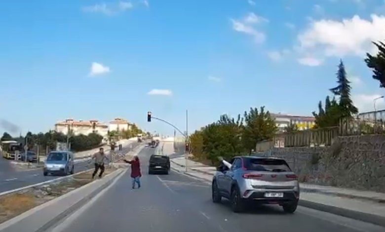 arnavutkoyde trafikte tasli saldiri kamerada bebfdc507464 |
