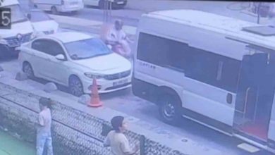 arnavutkoyde yol verme tartismasi kazayla sonlandi otomobil motosikletliye carpti 1c34763507c8 |