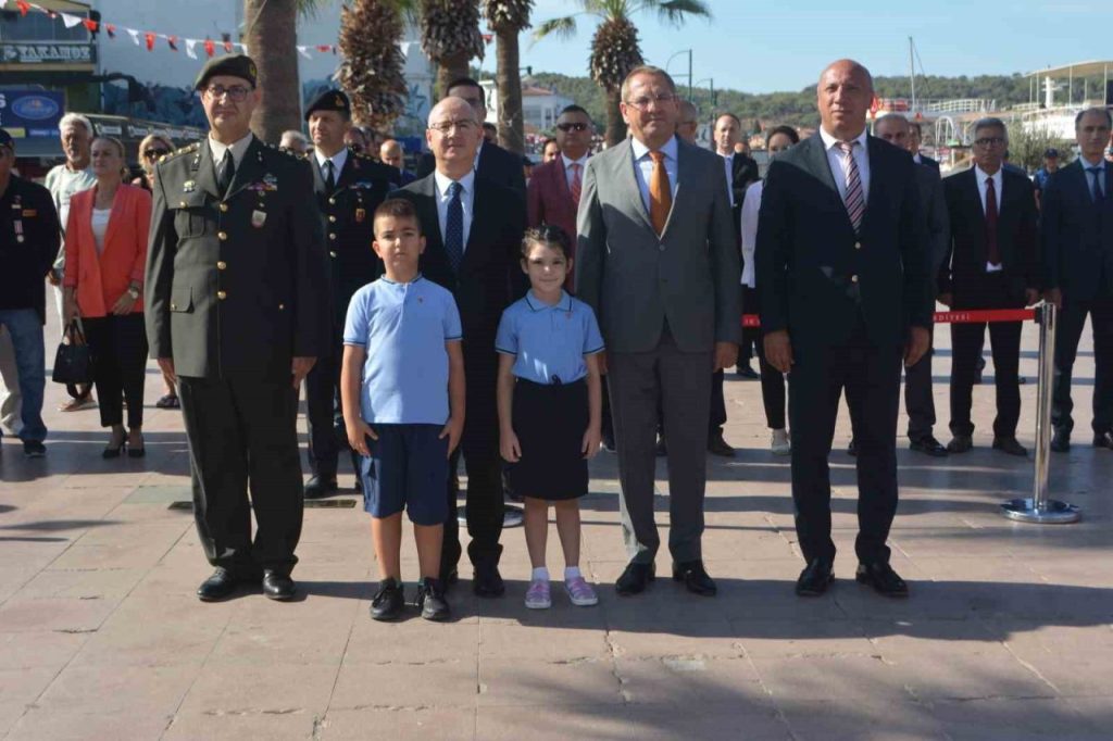 ayvalikta 2025 2026 egitim ve ogretim yilinin ilk zili caldi 132e10f21815 |