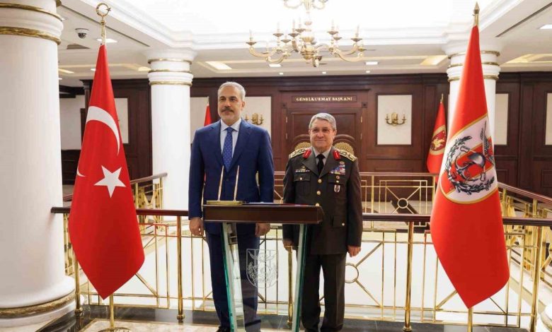 Bakan Fidan’dan Genelkurmay Başkanı Orgeneral Bayraktaroğlu’na ziyaret 1 bakan fidandan genelkurmay baskani orgeneral bayraktarogluna ziyaret ecf3dc67e80d |