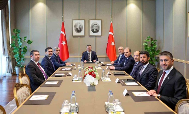 bakan isikhan azerbaycan calisma ve halkin sosyal korumasi bakani aliyev ile bir araya geldi 8dce88d18b2d |