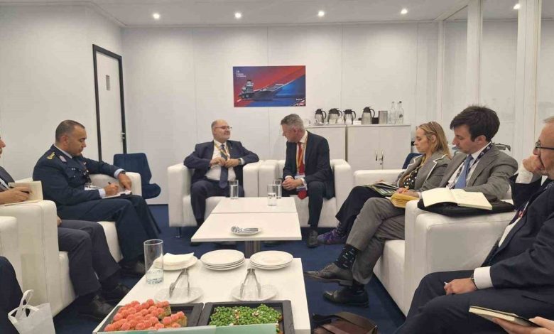 bakan yardimcisi kavaklioglu birlesik krallik savunma tedarikinden sorumlu bakani pollard ile bir araya geldi 809aba3a9013 |