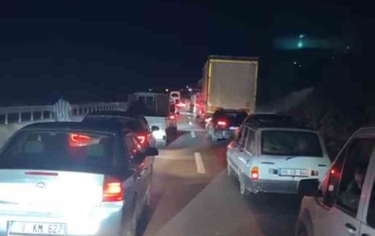 bandirma gonen karayolunda tir kazasi 1 yarali e5eaba75b721 |