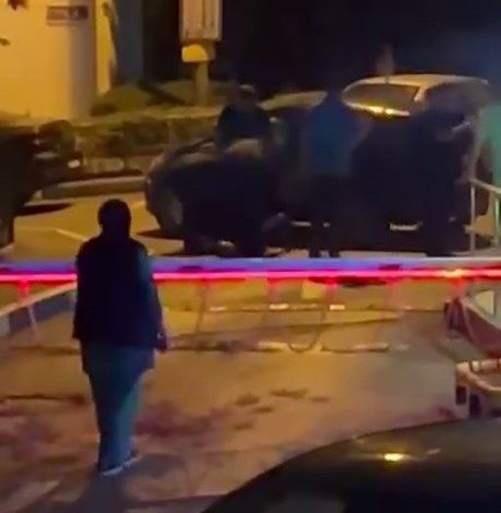 Başakşehir’de alkollü şahıs polis ekiplerine zor anlar yaşattı: O anlar kamerada 1 basaksehirde alkollu sahis polis ekiplerine zor anlar yasatti o anlar kamerada 98ec73277929 |