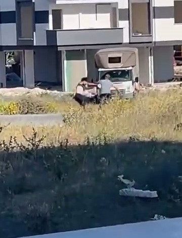 basaksehirde ilginc hirsizlik kavgasi once yumrukladi sonra kacti 49348929ffdf |