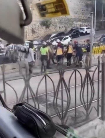 Beyoğlu’nda tramvayın yayaya çarptığı anlar kamerada 1 beyoglunda tramvayin yayaya carptigi anlar kamerada be1a3c8645ea |