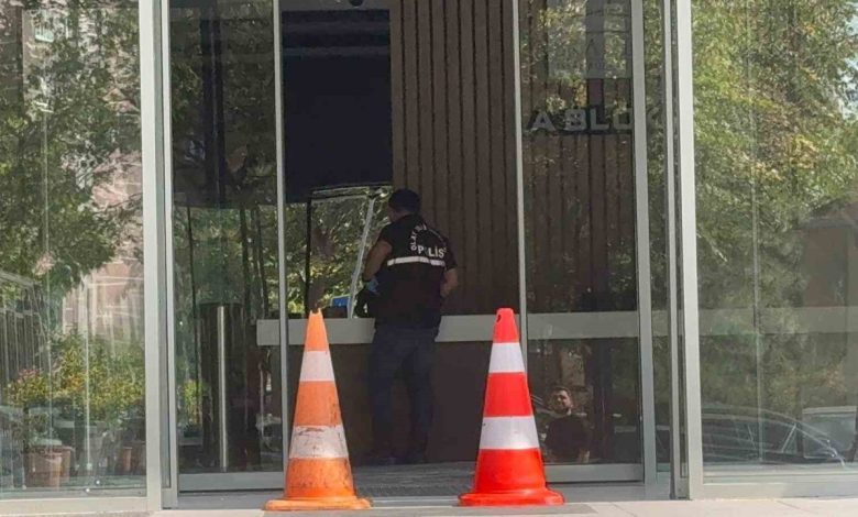 Boşanma aşamasındaki eşini ayağından vurup kaçtı 1 bosanma asamasindaki esini ayagindan vurup kacti 5121db9727ce |