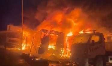 bursada 3 kamyon ve 1 tir alev alev yandi ortalik savas alanina dondu 70e978afa375 |