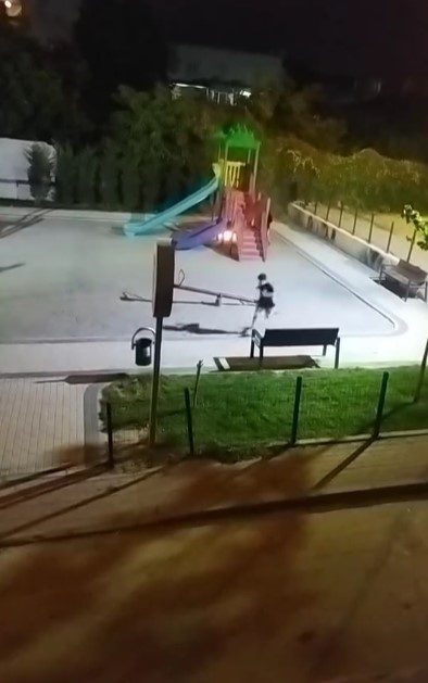 bursada cocuklar oyun parkini atese verdi 6837b87c0543 |