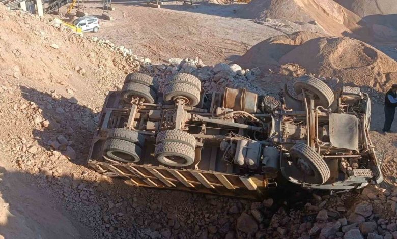 bursada kontrolden cikan hafriyat kamyonu devrildi 1a8cc9470af1 |