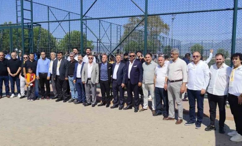 bursada muslular futbol soleninde bulusuyor e3d444bf55bc |