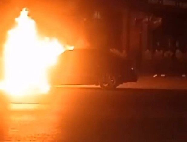 bursada seyir halindeki arac alev topuna dondu d76687e8a6bd |