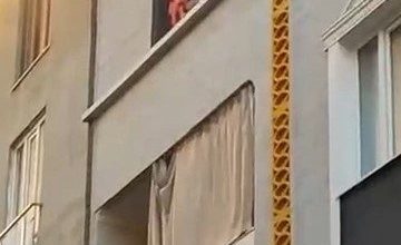 bursada yangin panigi anneanne torununu alevlerden boyle kurtardi 5dfadc18c37e |
