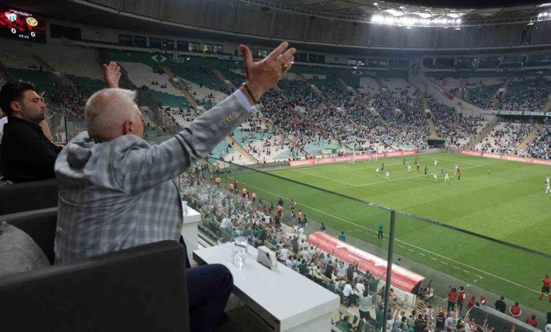 Büyükşehir ile gençlere Bursaspor sevgisi aşılanıyor 1 buyuksehir ile genclere bursaspor sevgisi asilaniyor 75d030ff19b6 |