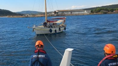 Çanakkale Boğazı’nda makine arızası yapan tekne yedeklenerek çekildi 3 canakkale bogazinda makine arizasi yapan tekne yedeklenerek cekildi bff772f8f353 |