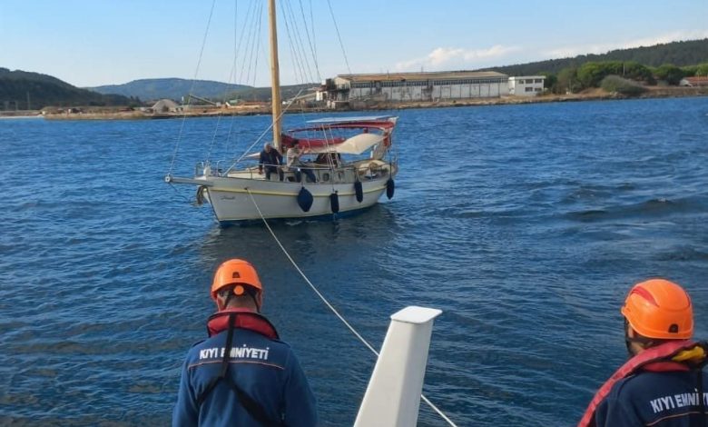 Çanakkale Boğazı’nda makine arızası yapan tekne yedeklenerek çekildi 1 canakkale bogazinda makine arizasi yapan tekne yedeklenerek cekildi bff772f8f353 |