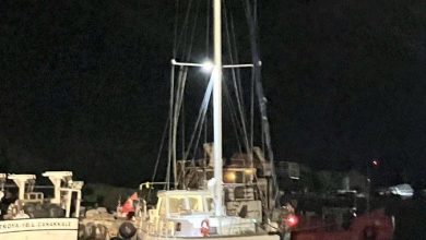canakkale bogazinda makine arizasi yaparak suruklenen tekne kurtarildi 0fccb577e1ed |