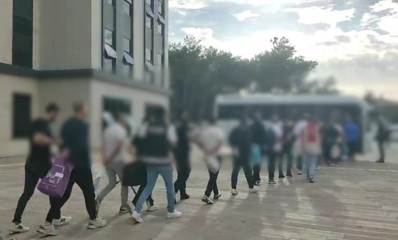 Çanakkale’de suç örgütüne operasyon: 8 şüpheli tutuklandı 1 canakkalede suc orgutune operasyon 8 supheli tutuklandi d8b82cdae880 |