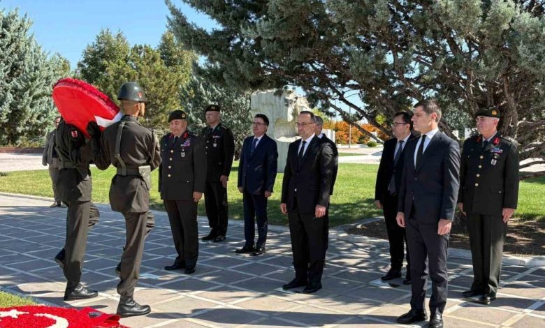 Cemal Gürsel mezarı başında anıldı 1 cemal gursel mezari basinda anildi 84e64bb8a3cc |