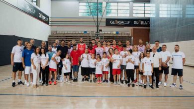 corendon turizm grubu ve zicev cocuklari a efes antrenmanini ziyaret etti a9f96aa63561 |