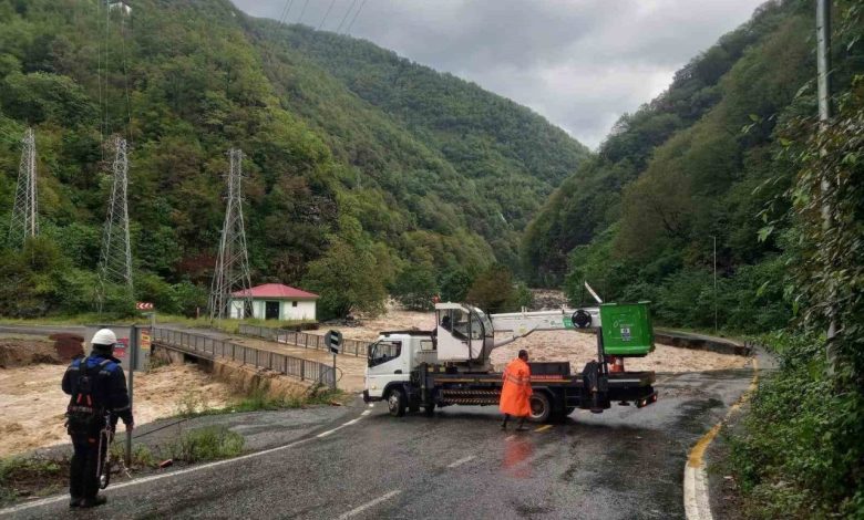 coruh edas sel felaketinin ardindan onarim icin sahada 2dc8f9424805 |