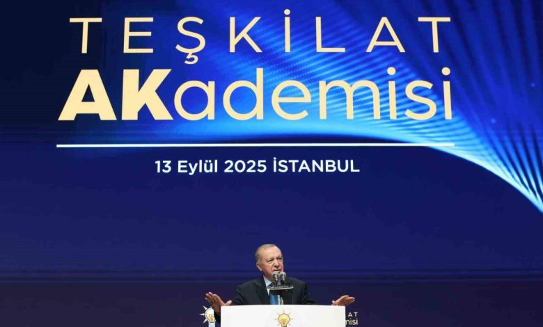 cumhurbaskani erdogandan ozgur ozele tepki manavgatta balya balya dolarlari altinlari nasil aciklayacak 0f785c1e96d5 |