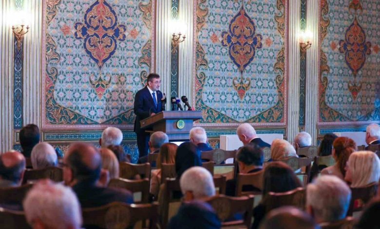 Cumhurbaşkanı Yardımcısı Yılmaz: "İmla, dil bayrağımız Türkçemizin birliğini ve kültürel hafızasını koruyan temel unsurdur" 1 cumhurbaskani yardimcisi yilmaz imla dil bayragimiz turkcemizin birligini ve kulturel hafizasini koruyan temel unsurdur 7ea00d7dc1c9 |