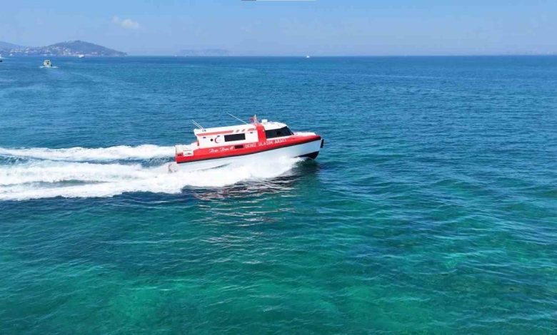 denizin ortasindan kiyiya umut tasiyorlar 31c19fdbb578 |