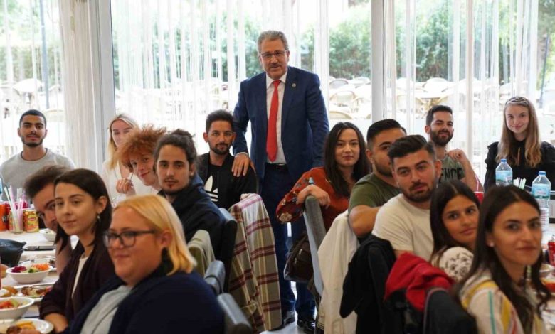 ege universitesi uluslararasi ogrencilerin bulusma ussu dbd77cd27188 |