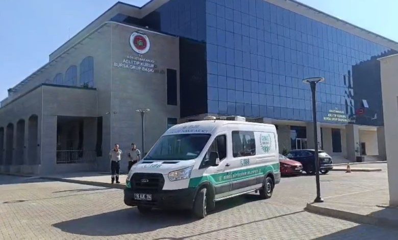 Ellerini ve yüzünü balıklar yemiş... 1 ellerini ve yuzunu baliklar yemis 42317174e46c |
