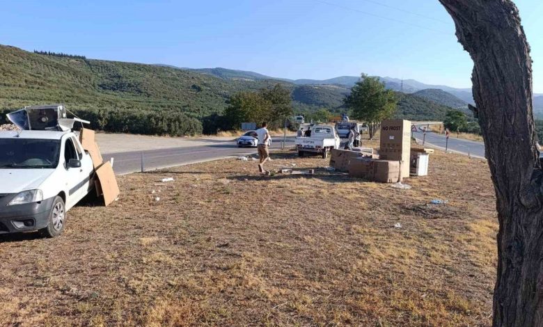 erdekte beyaz esya yuklu kamyonet kaza yapti 1 yarali a06fa0fd0453 |