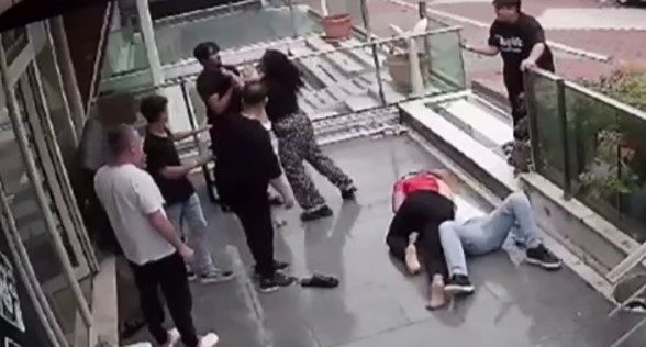 esenyurtta iki grup arasinda yumruk yumruga kavga cikti o anlar kamerada bfbce48c378c |