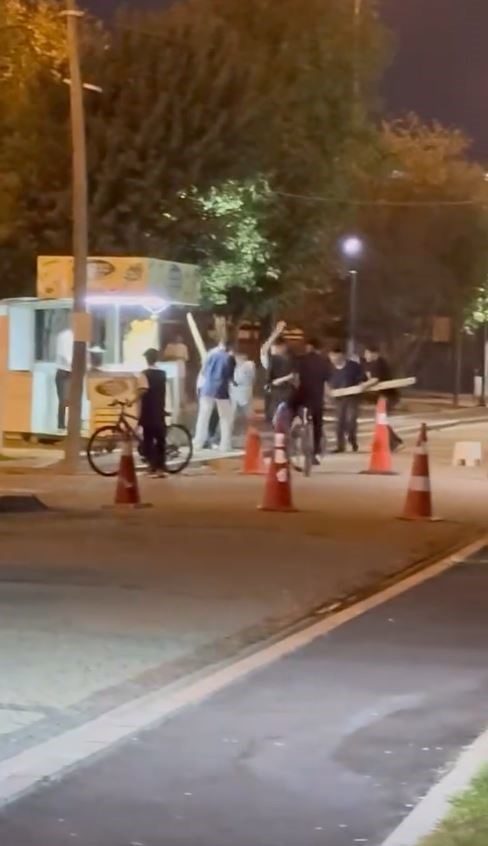 esenyurtta parkta kalasli kavga d476c6c629e3 |