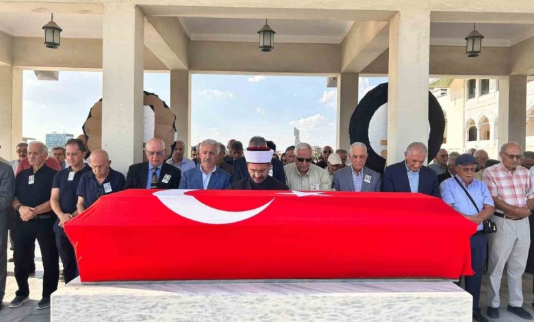 Eski Sanayi ve Teknoloji Bakanı Doğru, son yolculuğuna uğurlandı 1 eski sanayi ve teknoloji bakani dogru son yolculuguna ugurlandi 46a86e954a9f |