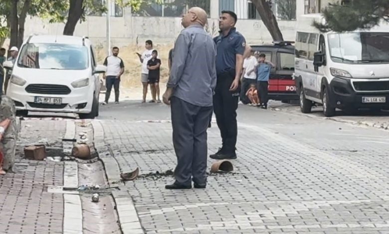 Evini yakmaya çalıştı, müdahale eden polise saksı attı 1 evini yakmaya calisti mudahale eden polise saksi atti cadc6813fa3e |