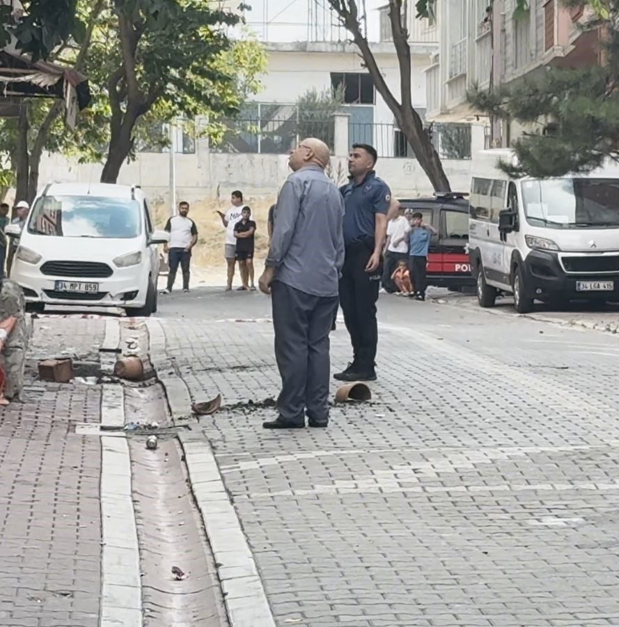 evini yakmaya calisti mudahale eden polise saksi atti cadc6813fa3e |