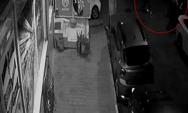 Eyüpsultan’da 20 yaşındaki gencin sokak ortasında silahla vurularak öldürüldüğü anlar kamerada 1 eyupsultanda 20 yasindaki gencin sokak ortasinda silahla vurularak olduruldugu anlar kamerada 060e53f546fe |