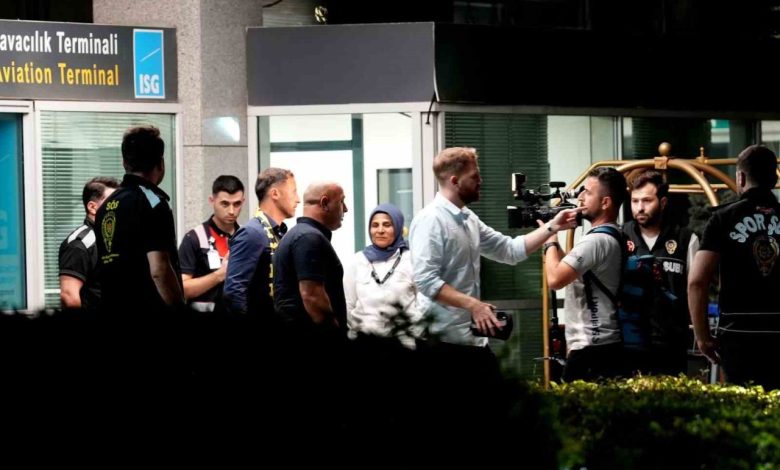 fenerbahcenin yeni teknik direktoru domenico tedesco istanbula geldi 9c4d21763d6f |