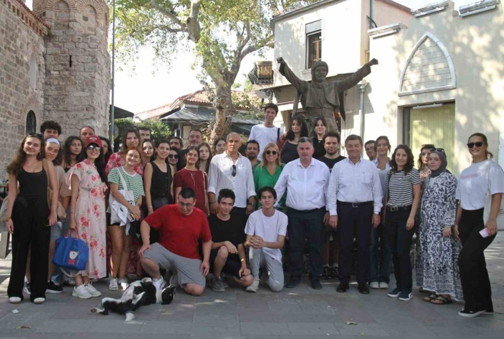 genclerden bergamada kultur gezisi 13f3809a95c7 |