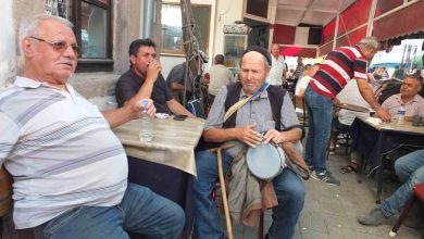 gorme engelli vatandas 50 yildir darbuka calip turku soyleyerek gecimini sagliyor e2504b5a9040 |
