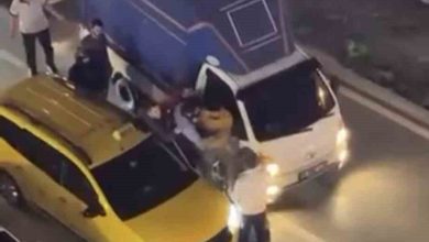 iki surucu kavgaya tutustu trafik kitlendi 98a94a100ac7 |